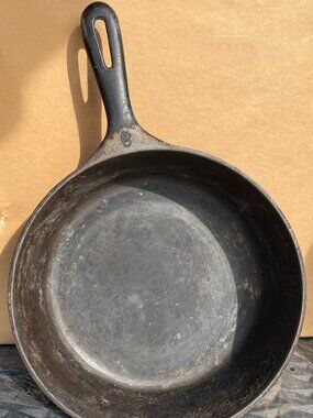 Wagner Ware Unmarked 10 1/2 Inch #8 Chicken Fryer Cast Iron Pan Skillet Vintage